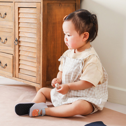 Spring and summer new baby non-slip toddler shoes cartoon breathable and comfortable newborn shoes and socks baby bear style children's socks