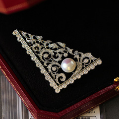 Geometric brooch lace brooch women's pin anti-exposure buckle internet celebrity temperament versatile personality forest style ins trend