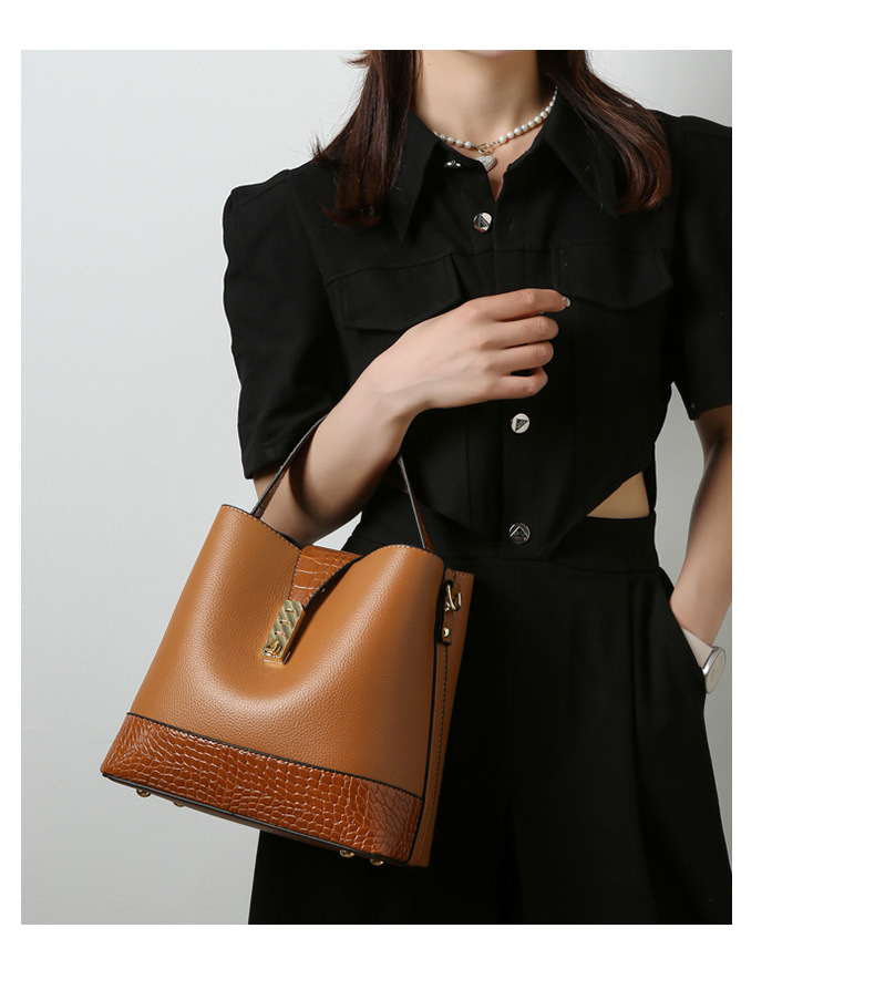 656g Weight Polyester Lining Material Lock clasp Closure Type Single Shoulder Strap Strap Type Crossbody Bag Bags Type Daily Occasion Pu Leather Material Solid Color Pattern All Seasons Season Women'S Gender Fashion Style Bucket Shape Medium Size Women's Medium Pu Leather Solid Color Fashion Bucket Lock Clasp Crossbody Bag 3