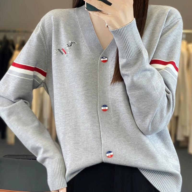 Оптовая продажа осенние новые иностранные трикотажные кардиганы женские куртки с длинным рукавом V-образный вырез дикий свитер на внешнем темпераменте