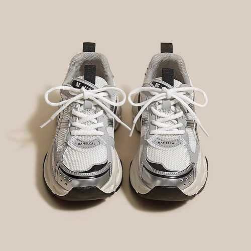 If you want a versatile, color-blocked, distressed, thick-soled dad sneaker for women in 2024, this new spring and autumn model features a mesh surface for breathability and a casual, sporty design.