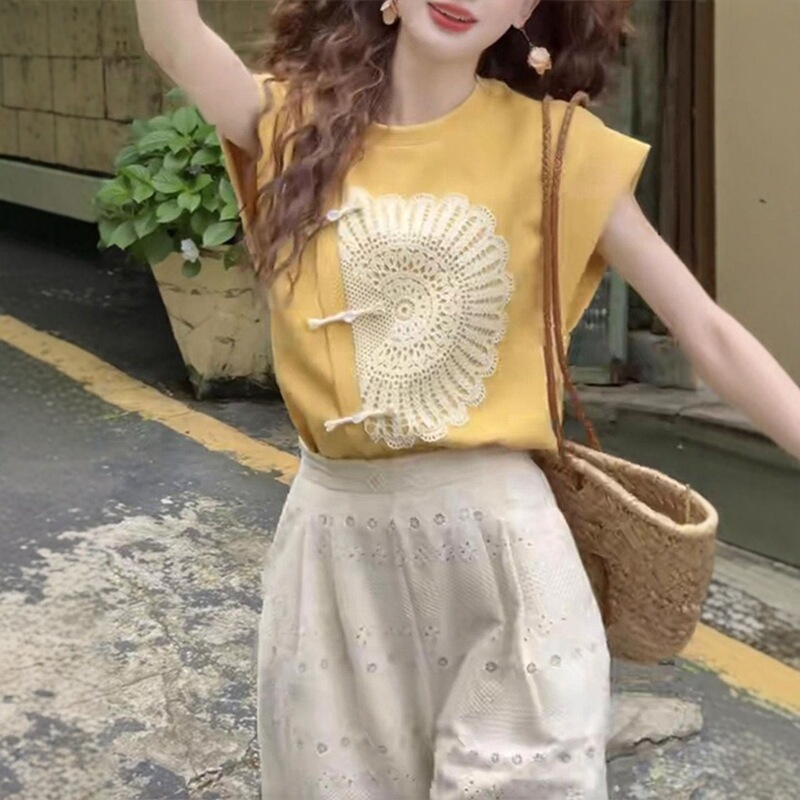 High-end lace-trimmed unique and beautiful short-sleeve top for women, 2026 summer design, niche plus-size short-sleeve T-shirt High-end lace-trimmed unique and beautiful short-sleeve top for women, 2026 summer design, niche plus-size short-sleeve T-shirt