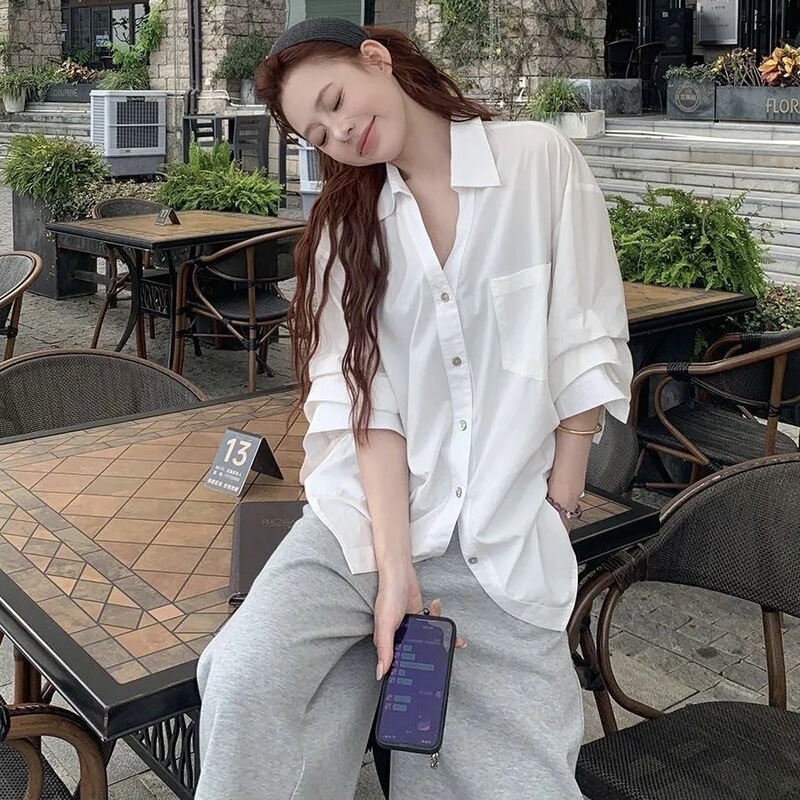 White Vintage-Style Polo Collar Wide-Fit Pleated Shirt for Women, Spring and Autumn Ruched Waist Loose Lazy Top