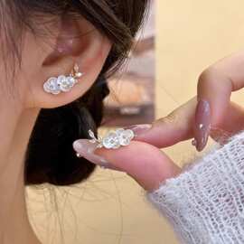 热销新中式梅花枝叶小清新耳钉轻奢小众设计高级感气质百搭耳环耳