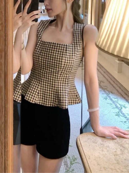 巴黎旧约_法式花瓣下摆亚麻方领上衣 肉桂粉/黑杏格|undefined