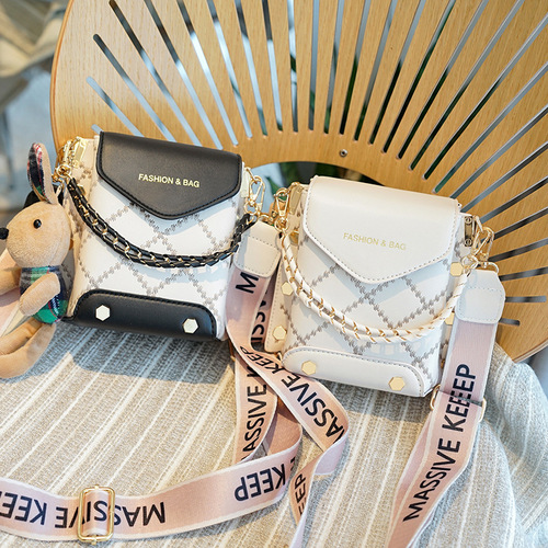Manufacturer launches new summer style small bag for women  new trendy Korean style shoulder bag crossbody bag mobile phone bag one piece drop shipping