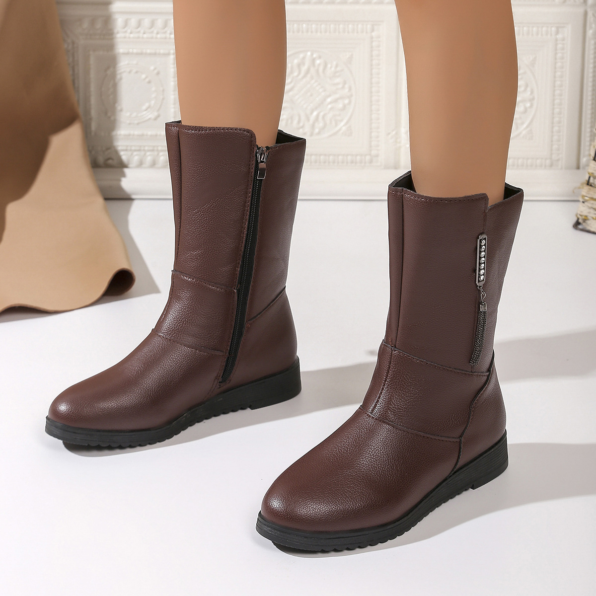 外贸中老年妈妈靴子女士中筒靴女冬加绒保暖马丁靴气质通勤