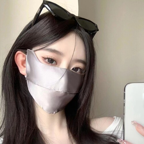 Double-layer adjustable ear strap silk sunscreen hidden opening breathable mulberry silk 3D face mask