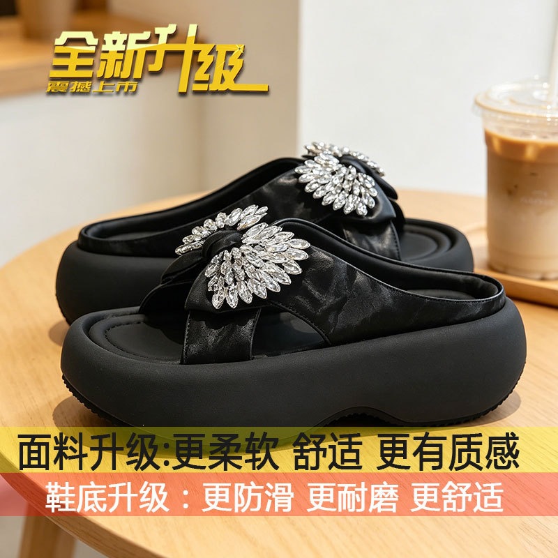 Arco de diamante universal moda casual zapatillas de playa de fondo grueso 2026 verano nuevo estilo de moda zapatillas de mujer