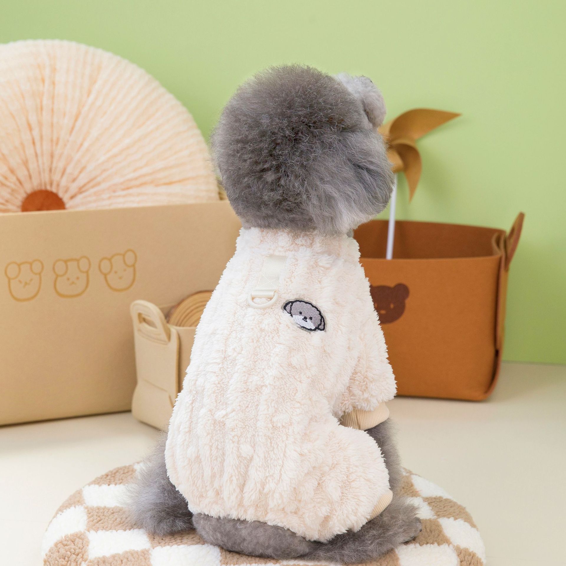 Ropa para mascotas ropa para perros Otoño e Invierno Teddy CAT ropa para mascotas con anillo de tracción 23 Bola de piel de cuatro patas ropa de terciopelo