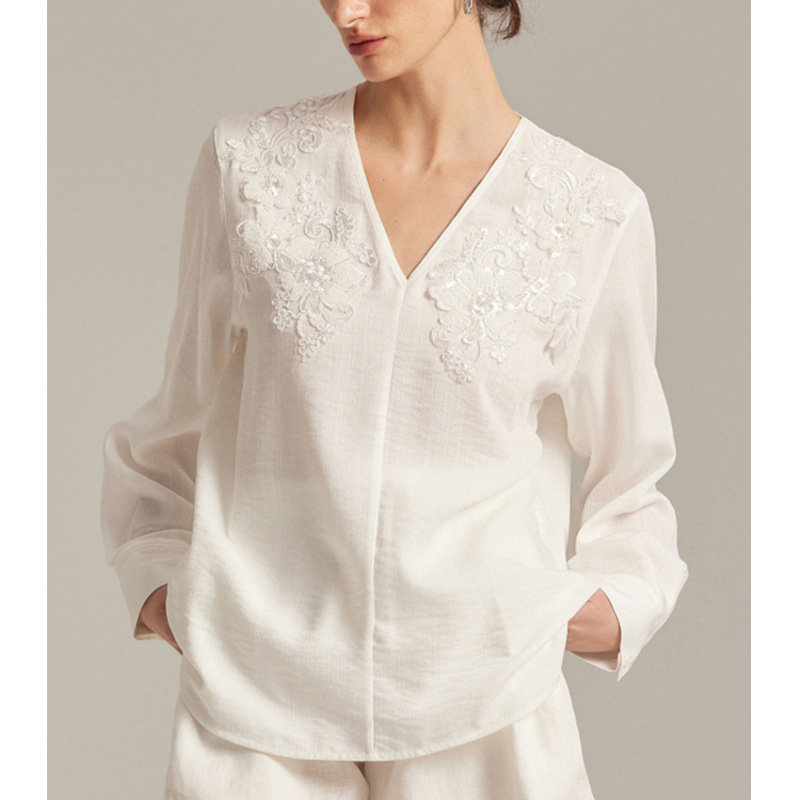French Elegant Heavy Embroider Linen V-Neck White Shirt for Women 2025 Early Autum New Elegant Commuter Top