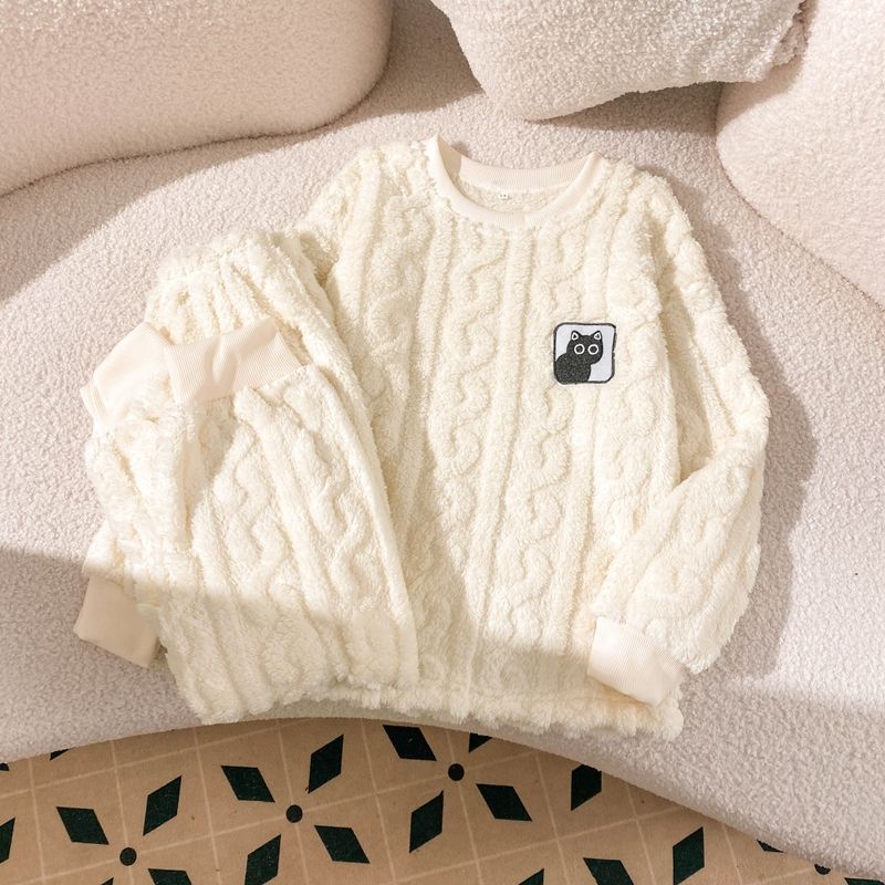 Cross-border autumn and winter boys' pajamas, thickened flannel, casual loose-fitting boys' loungewear, coral fleece set.