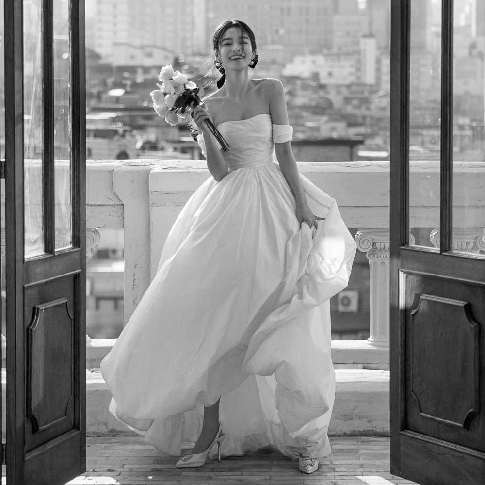 Vestido de boda de taffeta retrógrado frente corto después largo nicho de novia boda al aire libre adelgazamiento de hilo principal viaje de fotos de vestido de boda ligero