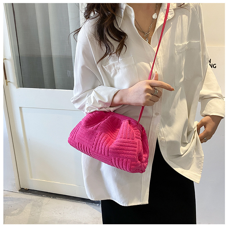 184g Weight Polyester Lining Material Clasp Frame Closure Type Sling Strap Strap Type Crossbody Bag Bags Type Casual, Daily, Shopping Occasion velvet Material Solid Color Pattern All Seasons Season Women's Gender Basic Style Cloud Shape Shape Women's Velvet Solid Color Basic Cloud Shape Clasp Frame Crossbody Bag 11