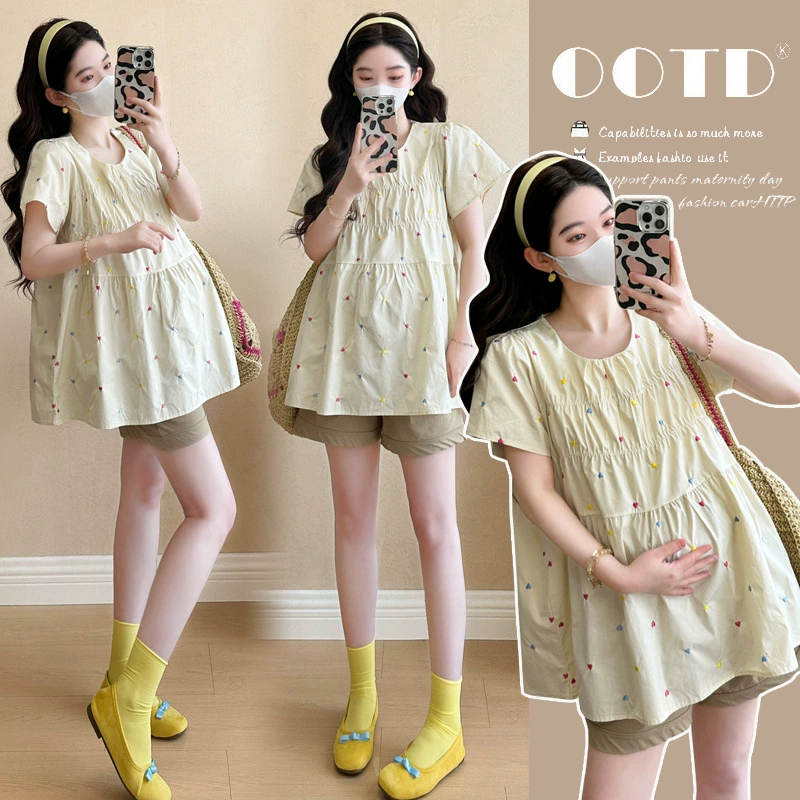 Фактический снимок новой корейской рубашки с летающими рукавами и вышивкой в ​​виде сердца 2025 года, уменьшающей возраст, детская рубашка + шорты для поддержки живота для беременных женщин