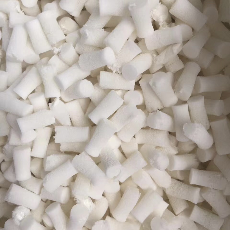 厂家纯乳胶碎粒颗粒边角料沙发坐垫抱枕头芯内胆填充冲孔水洗乳胶