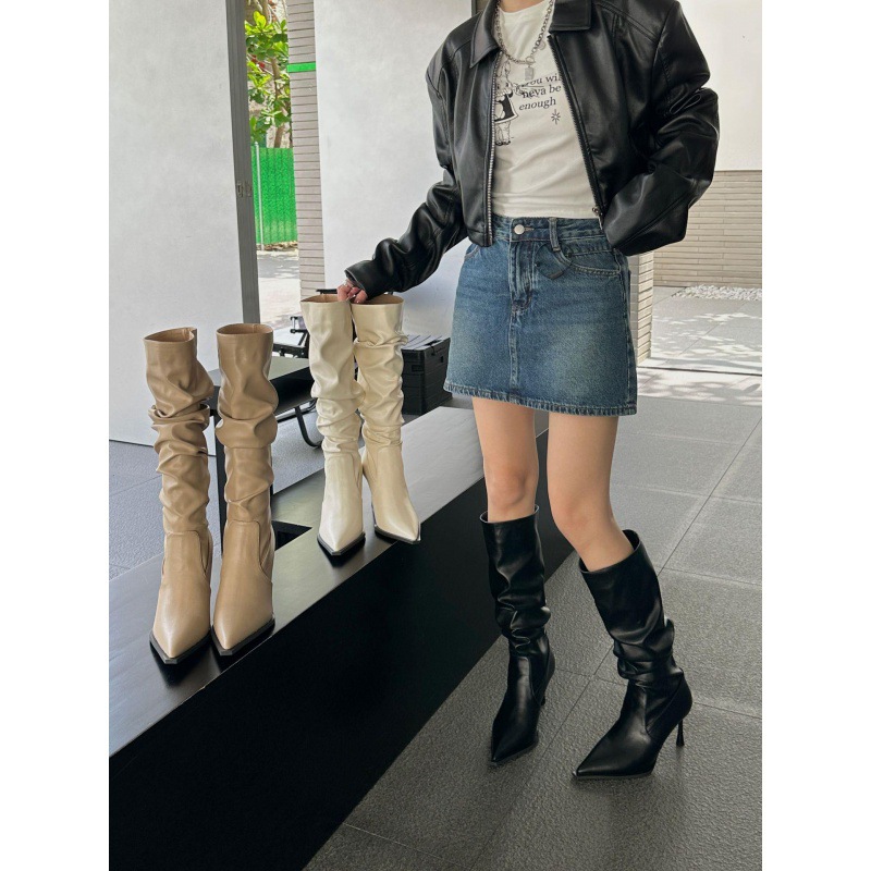 2024 Herbst Winter neue spitze, plissierte Lederstiefel mit hohen Absätzen und Ärmeln, die für Frauen schlanker aussehen sollen_voghion.com