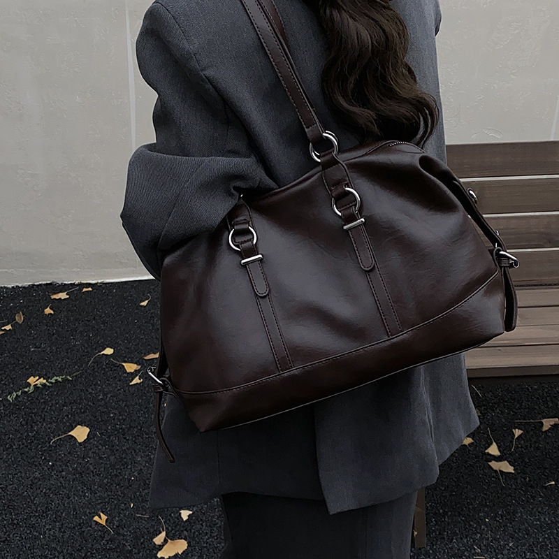 Bolso retro transfronterizo de alta sensación bolso especial para mujeres 2025 nuevo invierno versátil bolso de hombro bolso de viaje image 4