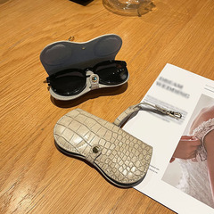 Leather eyeglass case portable sunglasses storage bag hanger for both men and women, universal protective bag, pressure-resistant