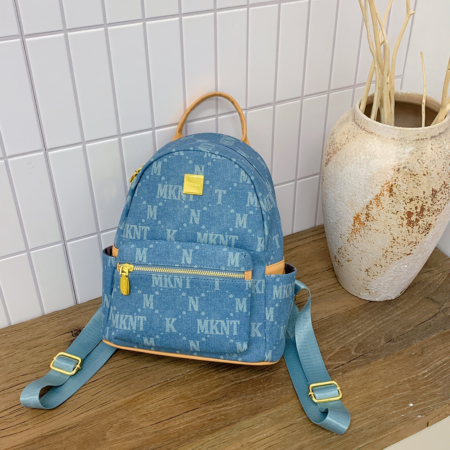 Nueva mochila de mujer transfronteriza, mochila de viaje de gran capacidad, mochila de viaje de letras extranjeras, mochila de mujer de viaje