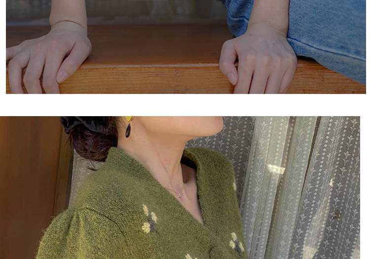 Retro Women's Coat Image 4