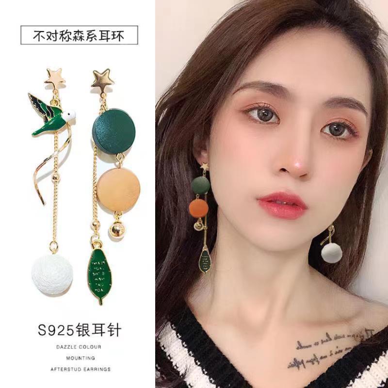 Asymmetrical fashionable elegant universal long earrings