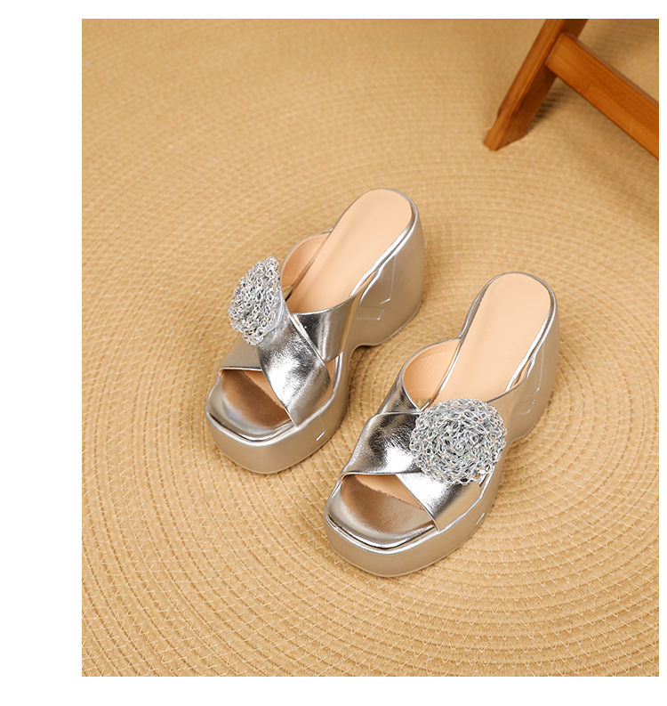 Dép sandal nữ quai chữ V đế xuồng cao gót 9 cm — màu đen, bạc chi tiết 22