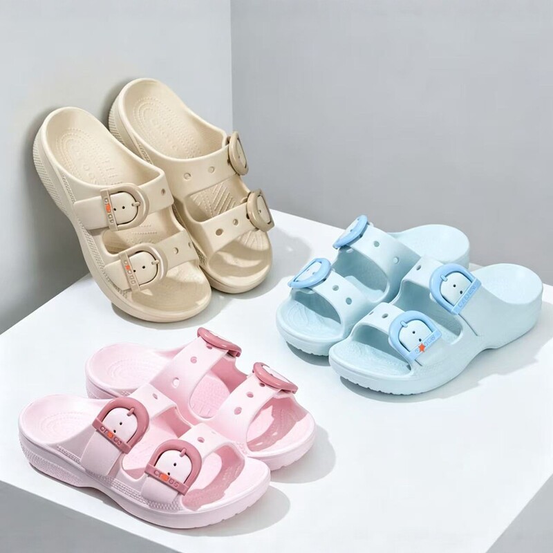 Cross New Classic Comfortable Casual Soft-Soled Waterproof Non-Slip Breathable Fashionable Beach Sandals for Men and Women Cross New Classic Comfortable Casual Soft-Soled Waterproof Non-Slip Breathable Fashionable Beach Sandals for Men and Women