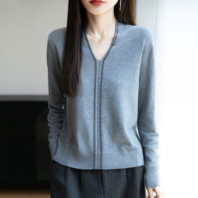 【厂家直供】秋季新款V领针织衫女士毛衣时尚烫钻宽松短款打底衫|undefined