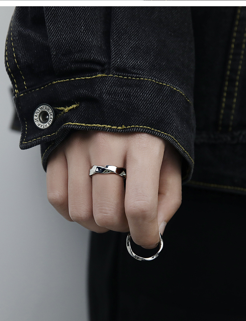 Mobius Strip Women Couples, Unique And High-end Twisted Wave Index Finger Ring For Men_voghion.com