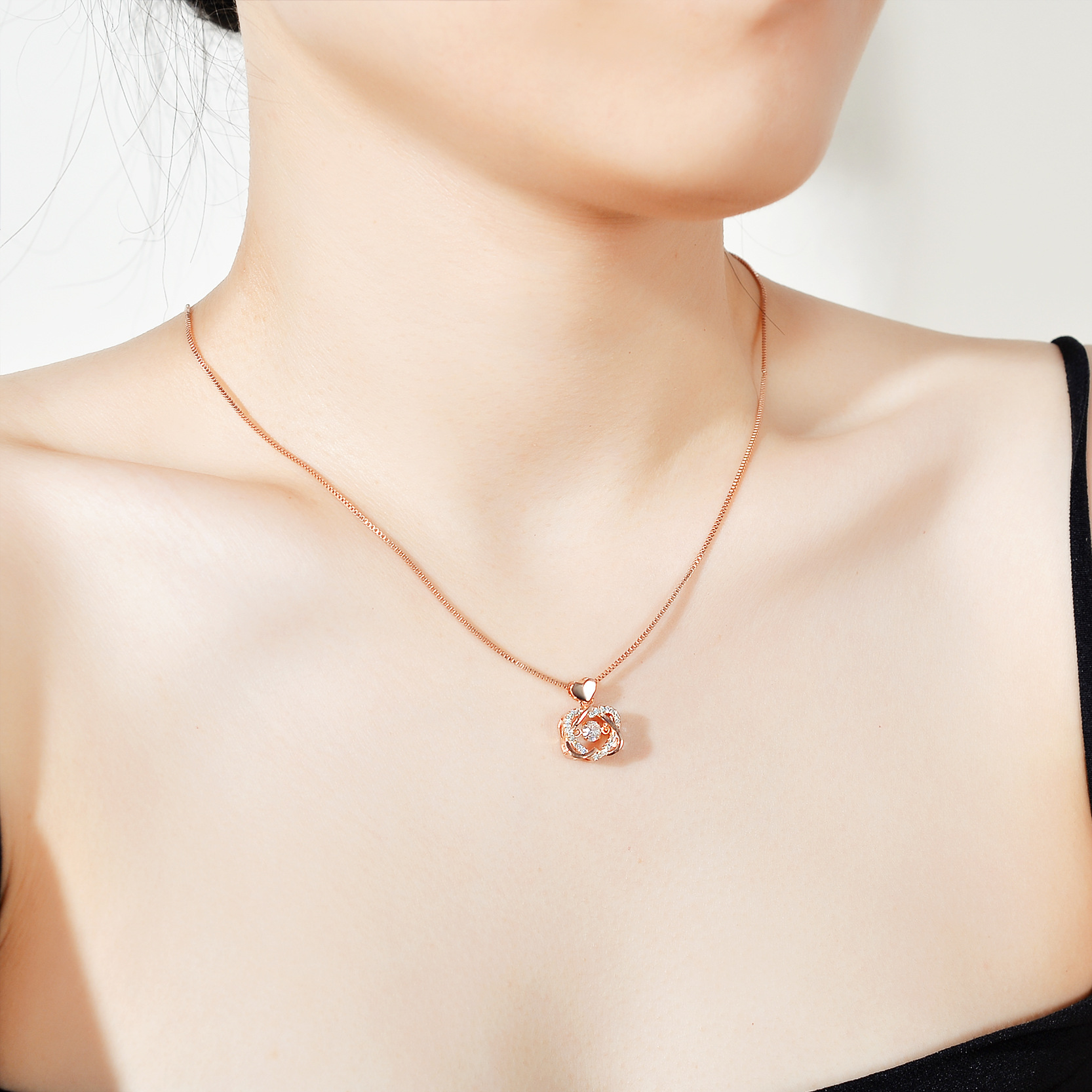 Elegant Heart Shape Copper Plating Rhinestones Pendant Necklace