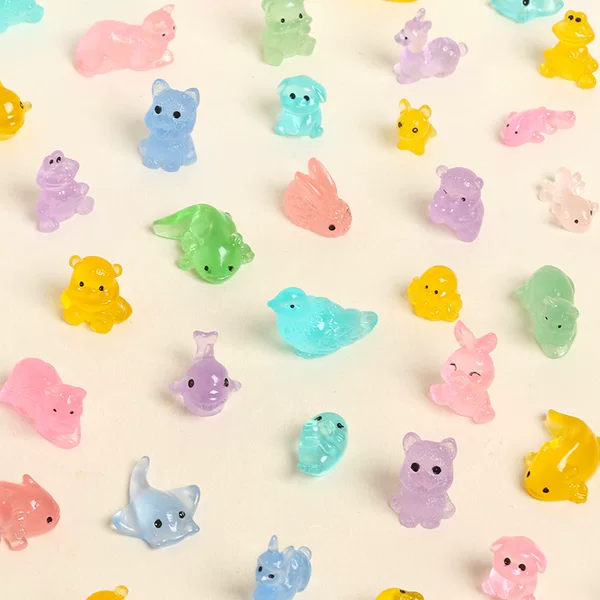Luminous Resin Three-Dimensional Handmade Small Animal Cute Figurines Micro-Landscape Creative Desktop Car Decoration Crafts