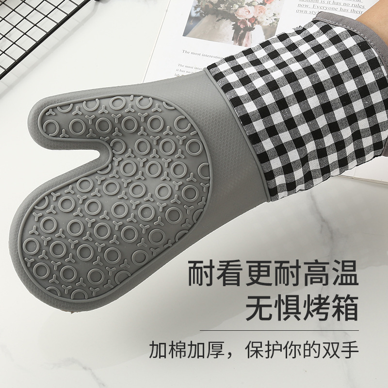 綿を入れた2本のシリコンオーブン手袋は、熱に強い焙煎専用の耐高温キッチンで断熱電子レンジ手袋を厚くする|undefined