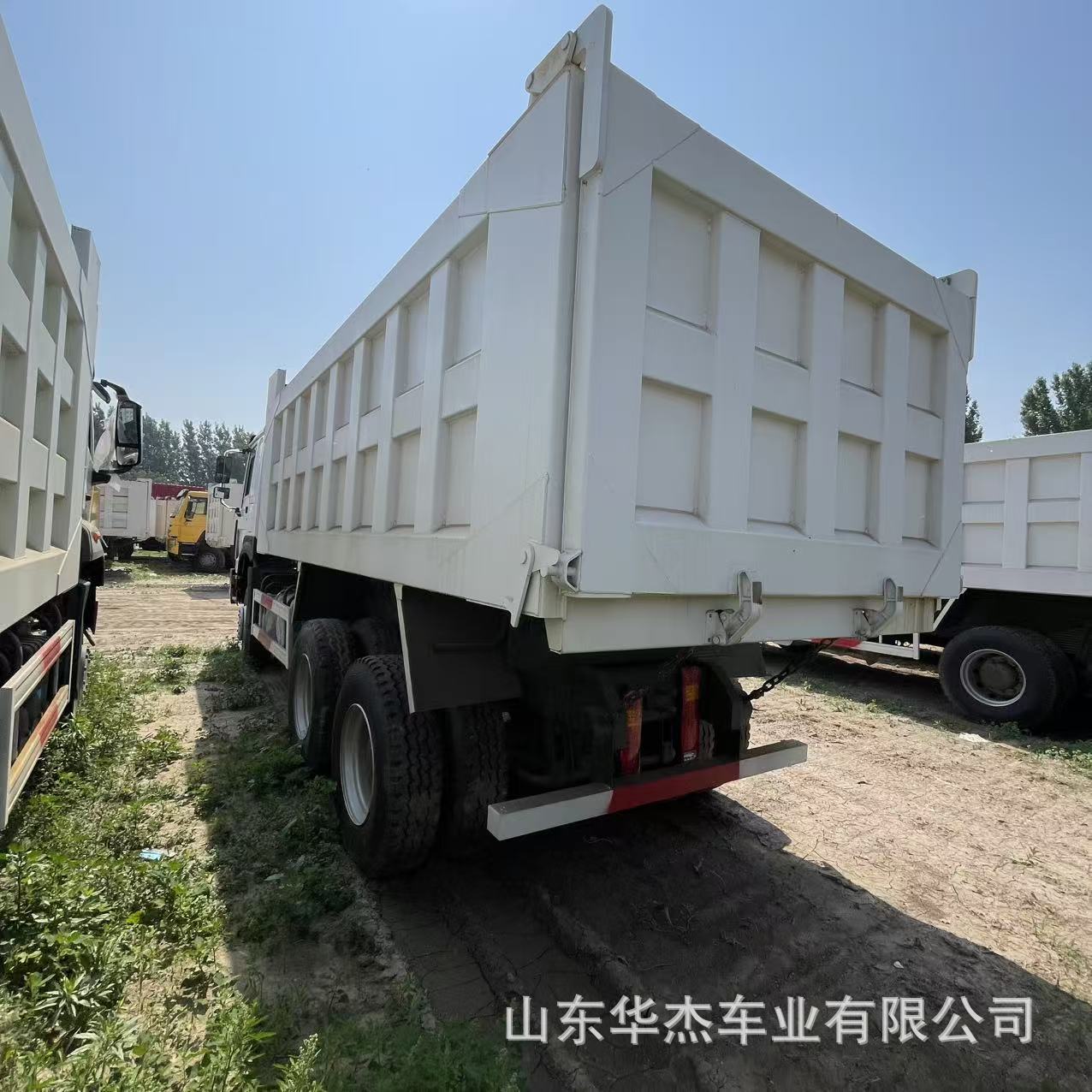 Supply of African Howo Dump Trucks, 375 Horsepower Howo Dump Trucks for Earthmoving, Used Howo Rear Eight-Wheel Dump Trucks