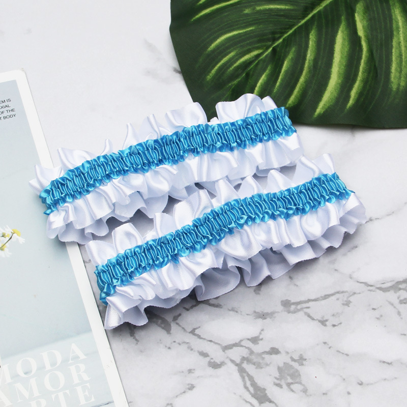 흰색 배경 + 하늘색