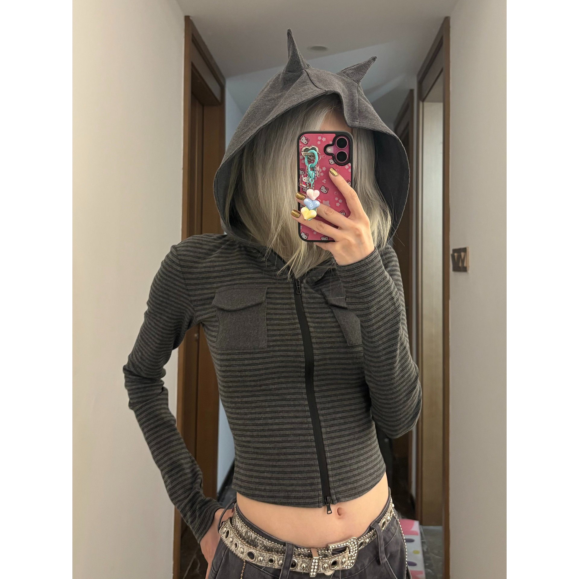 美式复古条纹暗黑风连帽衫女2026秋季新修身显瘦短款开衫上衣外套