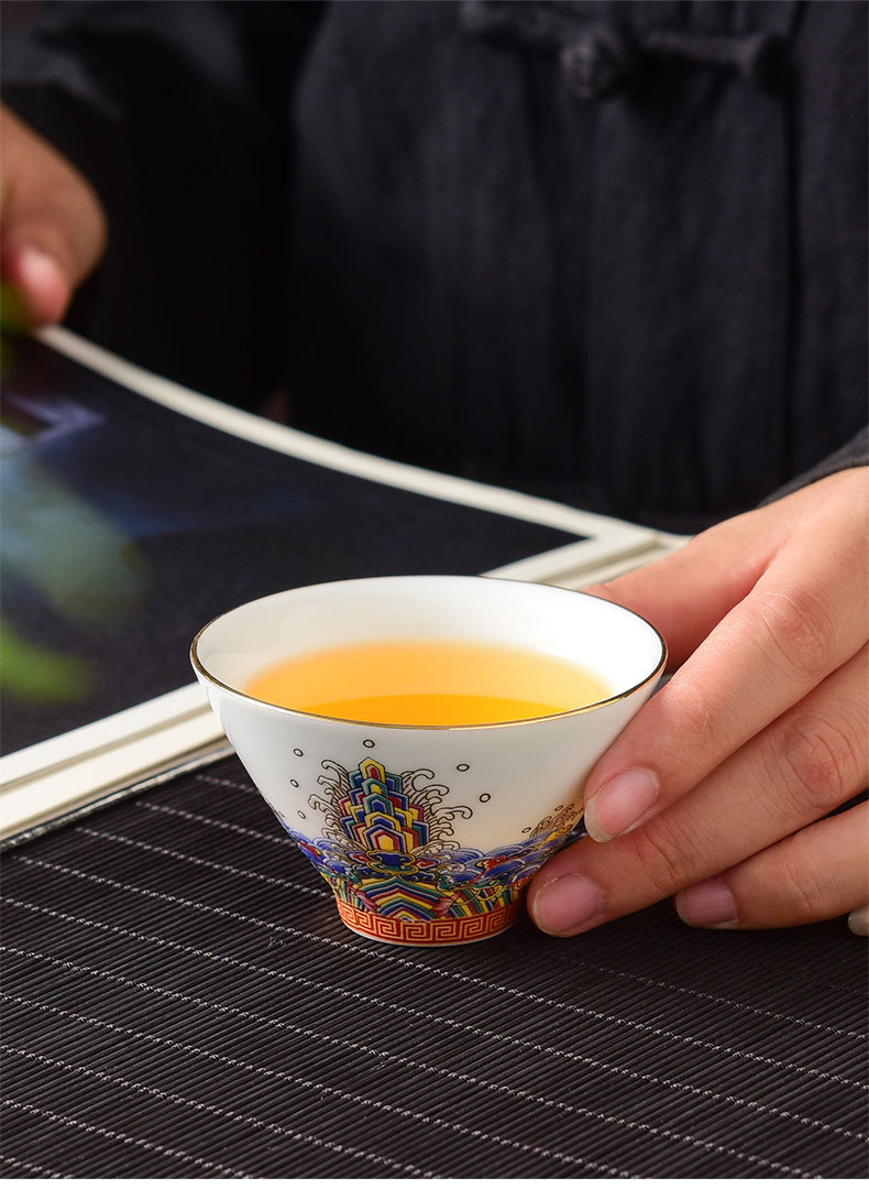 珐琅彩茶杯_08