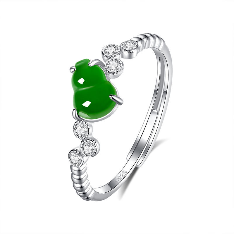 Fabricante al por mayor s925 plata con incrustaciones de materiales peligrosos naturales Yang verde esmeralda anillo de calabaza verano pequeño fresco y exquisito estilo femenino