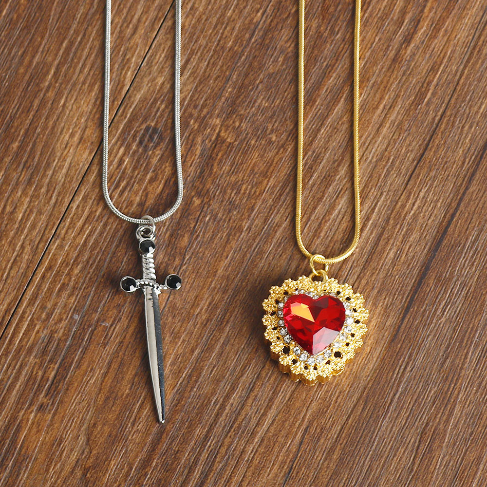 23g Weight Zinc Alloy Pendant Material Zircon Inlay Material Pendant Necklace Classification Zinc Alloy Chain Material snake chain Chain Type Holiday, Party Occasion Zinc alloy Material Heart Shape Pattern Unisex Gender Plating Design Punk, Streetwear Style Punk Streetwear Heart Shape Zircon Zinc Alloy Snake Chain Pendant Necklaces Wholesale 22