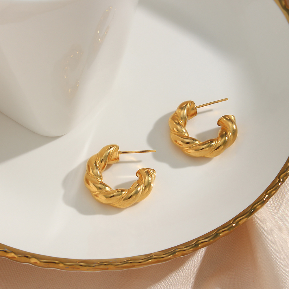 Retro Spiral Stripe Plating Stainless Steel Gold Plated Earrings display picture 2