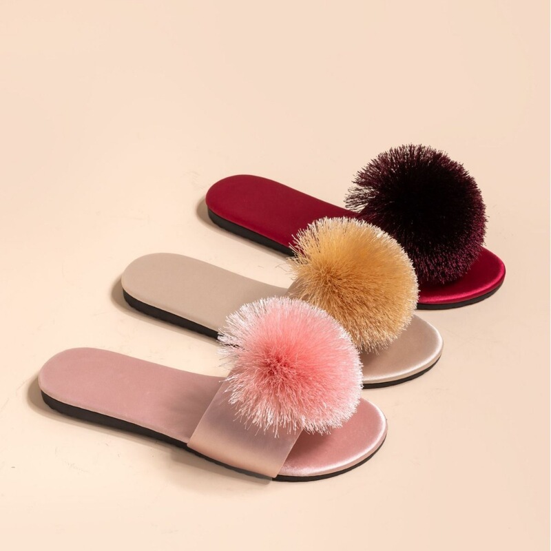 High-Quality 2024 Stylish Flat Slippers, Large Non-Slip Ultra-Thin Soft Sole Satin Slippers with Fashionable Pom-Poms