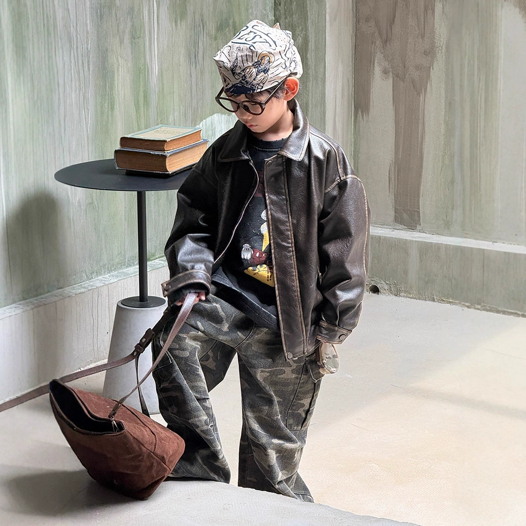 Детская кожаная куртка для мальчиков, осень 2025, новый весенне-осенний стиль для малышей, модная американская одежда для девочек, усиленная.