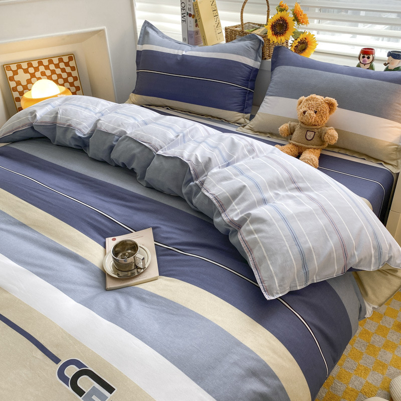 Pequeñas flores de algodón de cuatro piezas de una sola cama impresa cubierta de edredón dormitorio de estudiantes cama de algodón de tres piezas de una sola cama cubierta de edredón