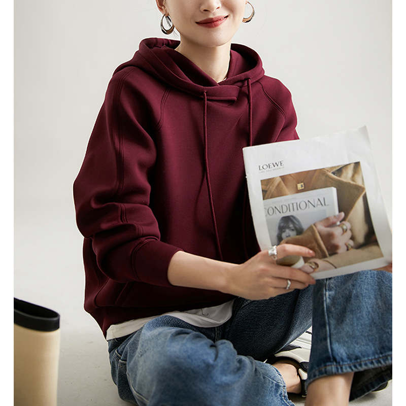 레드 후드 스웨터 여성의 2024 가을 새로운 서양 스타일 루즈 캐주얼 탑 패셔너블 올 매치 드로스트링 후드