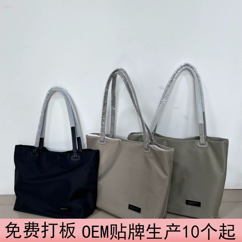 2025 Новая повседневная легкая нейлоновая сумка в корейском стиле, большая вместительная дорожная сумка на плечо, студенческая сумка для компьютера