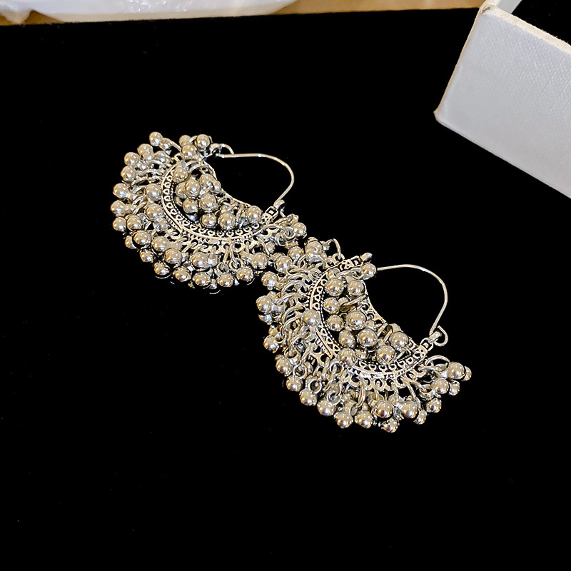 Pendientes geométricos de diamantes súper parpadeantes de estilo étnico Pendientes de lujo ligero de nicho retro Personalidad Accesorios de pendientes de alta gama