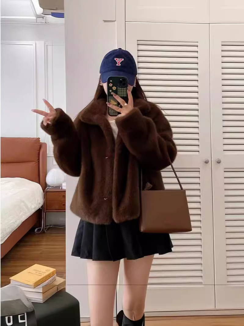 金貂绒天鹅绒皮大衣皮毛一体立领短款环保皮草女冬季毛毛外套新品