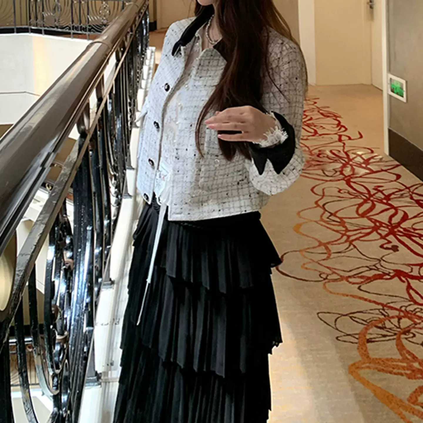 花花 雾屿香榭 黑色短款小香翻领外套女初秋撞色气质粗花呢上衣