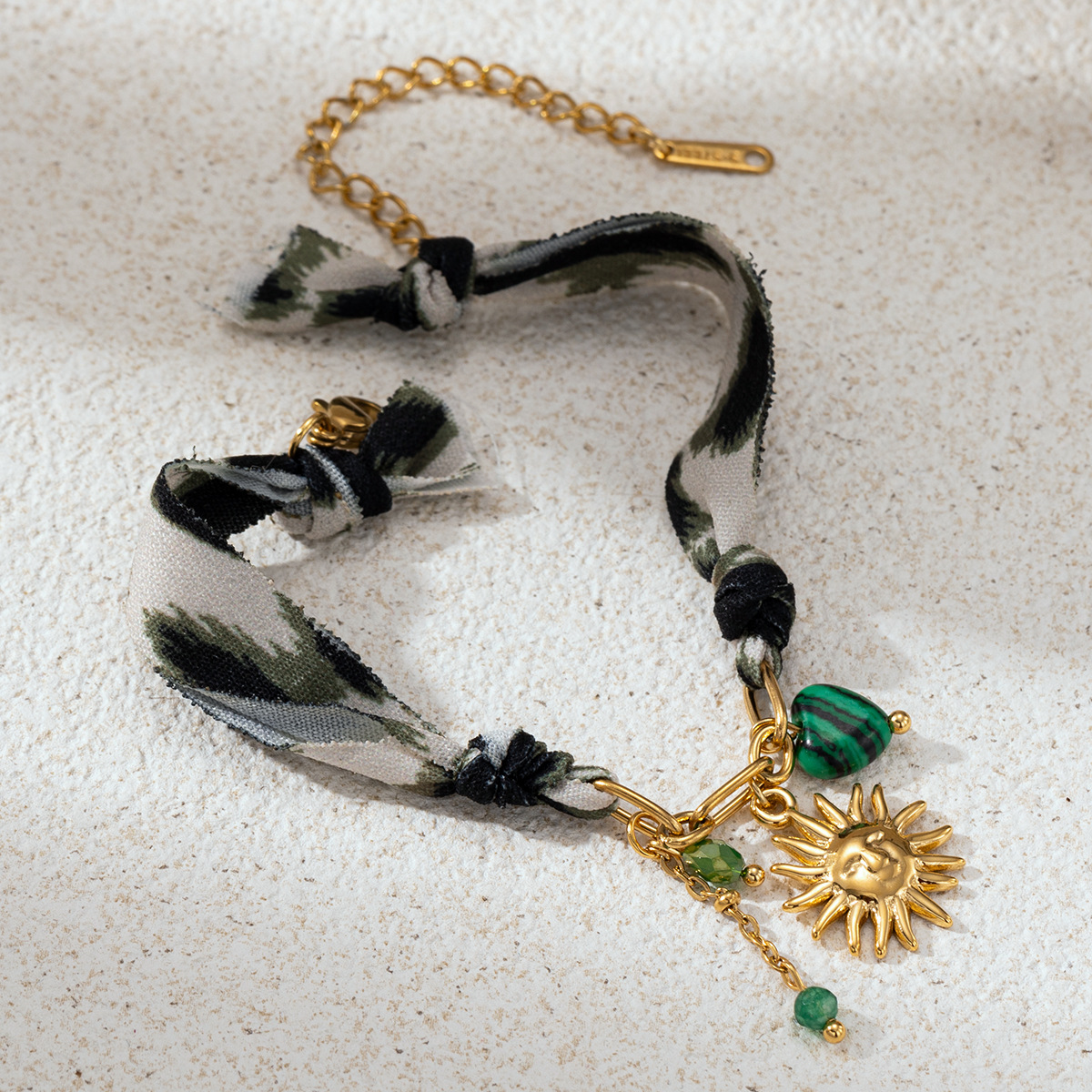Collar de acero inoxidable de lujo ligero y nicho de seda gris gradiente collar de pañuelo de seda para mujeres conjunto de joyería venta caliente transfronteriza