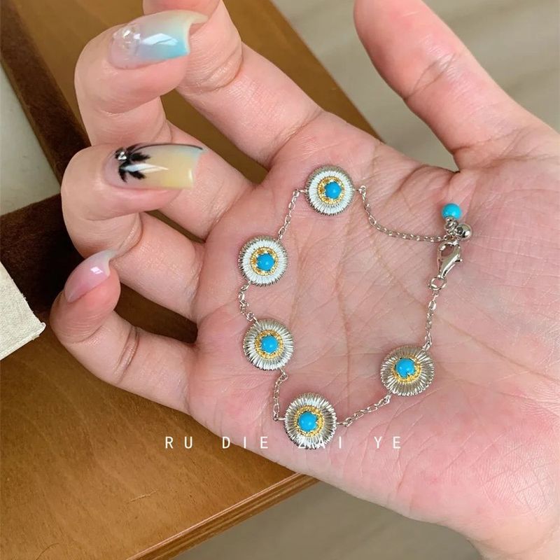 库宁 拉丝雏菊手链显白轻奢高级感复古小众设计可抽拉手链|undefined